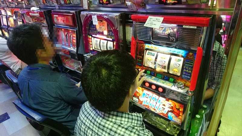 1 5号機 3号機 4号機 Rise スロット 佐々木真